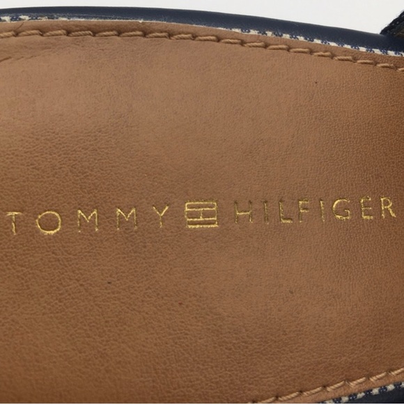 Tommy Hilfiger Blue leather strap with Fabric Flower - Picture 9 of 9